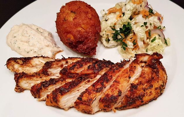 Poulet noirci aux épices Cajun, sauce au raifort