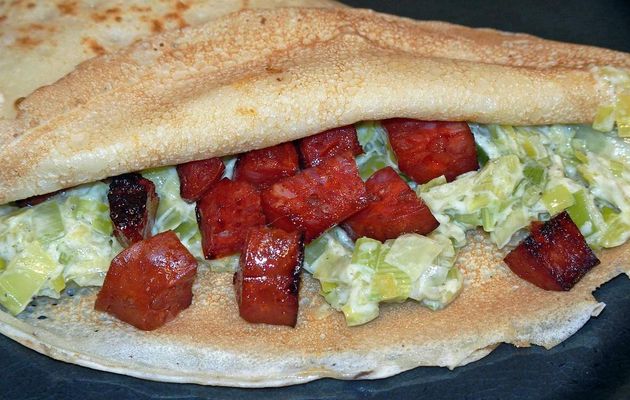 Crêpes - garniture aux poireaux, chorizo et fromage
