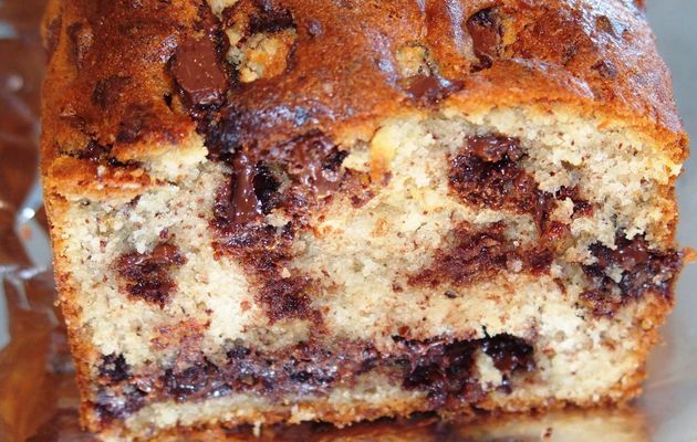 Cake tyrolien aux noisettes et pépites de chocolat