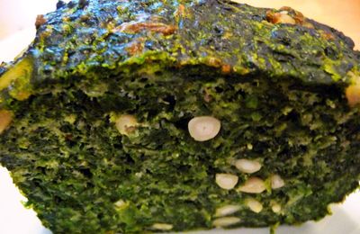 Cake aux épinards et pignons