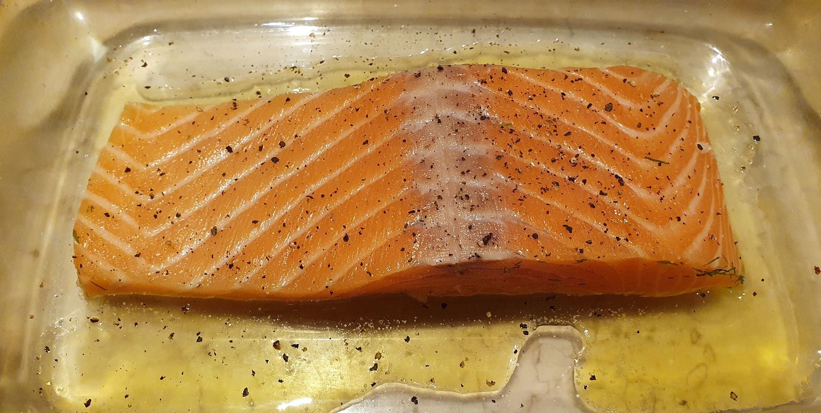 Filet de saumon sauce à l'aneth et citron