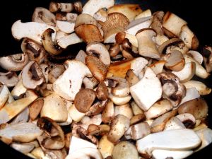 Risotto aux coeurs de poulet, champignons et asperges