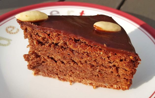 Gâteau moelleux au chocolat et aux amandes