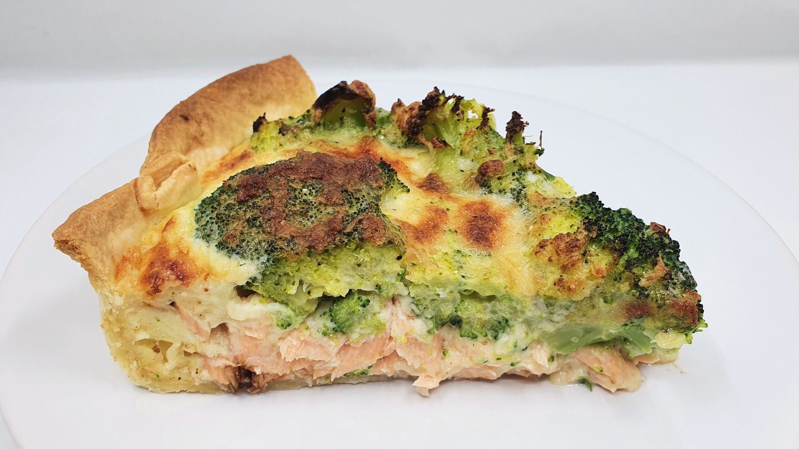 Quiche au saumon et brocoli
