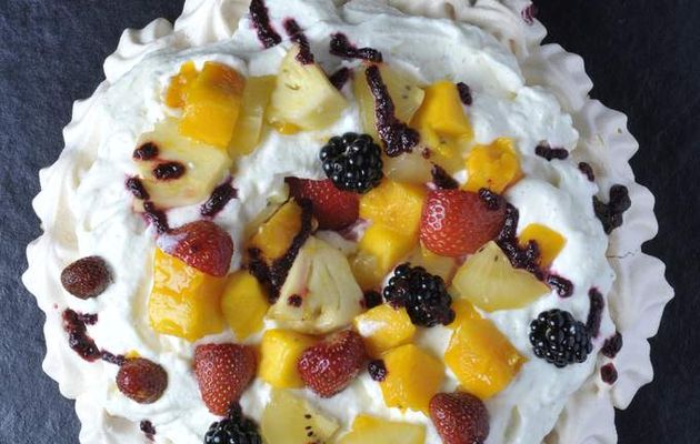 Pavlova - meringue maison, crème vanille et petits fruits