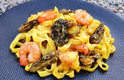 Pâtes aux morilles, crevettes et safran