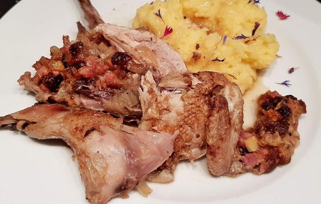 Cailles farcies aux raisins et aux châtaignes