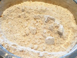 Cake tyrolien aux noisettes et pépites de chocolat