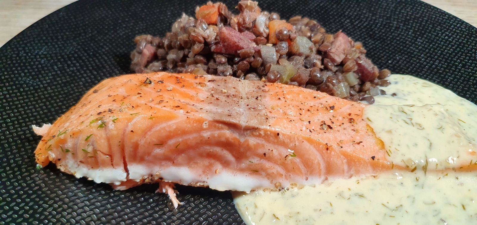 Filet de saumon sauce à l'aneth et citron