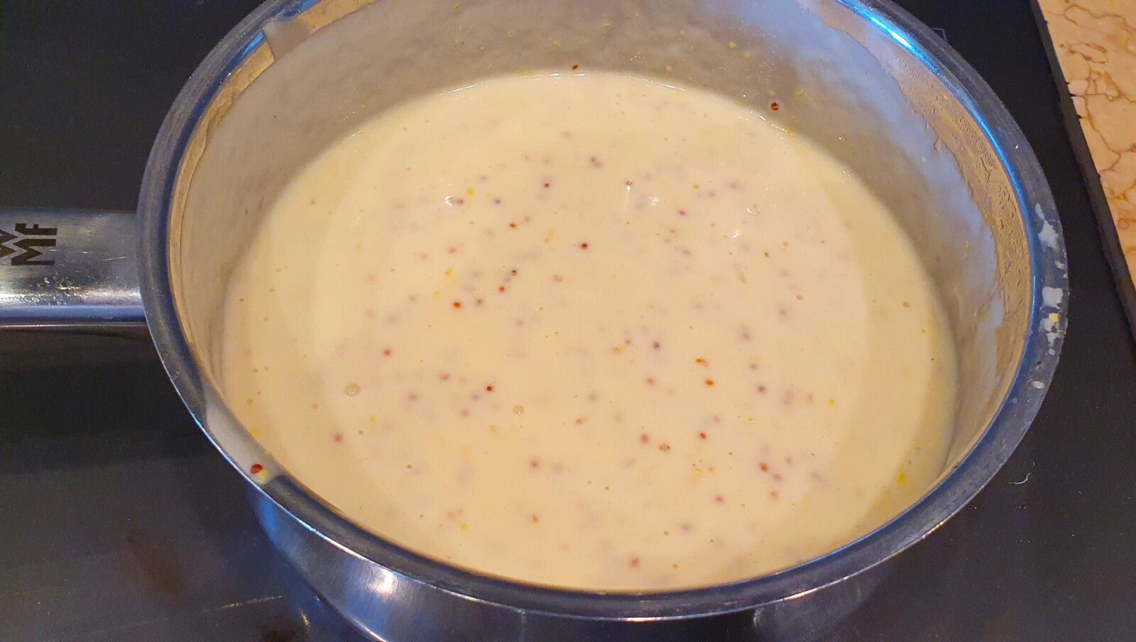 Sauce à la moutarde à l'ancienne