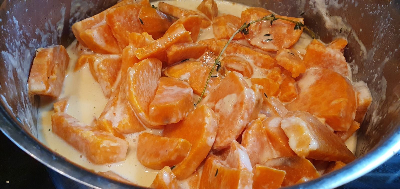 Gratin de patates douces, champignons et poireaux