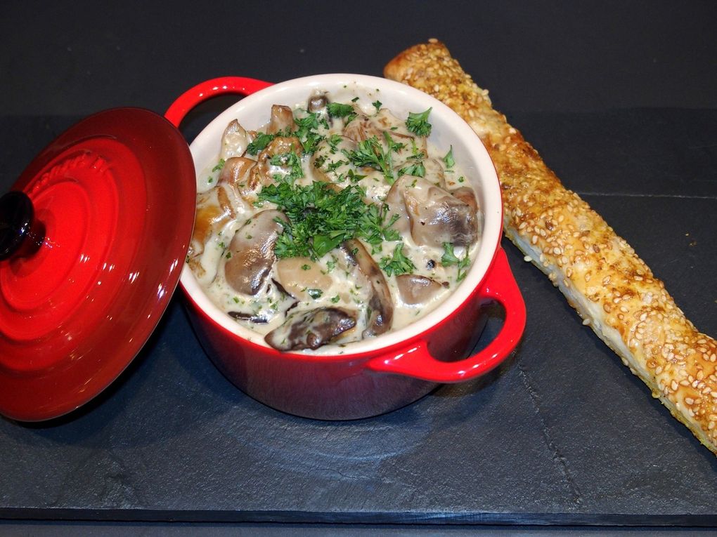 Cassolette de champignons et feuilleté maison