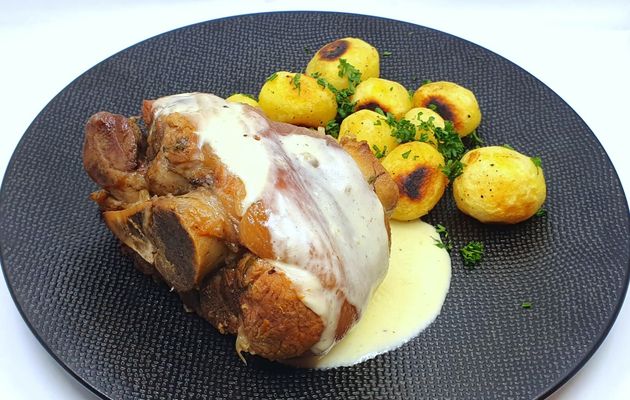 Jarrets de porc braisés, sauce à l'Epoisses