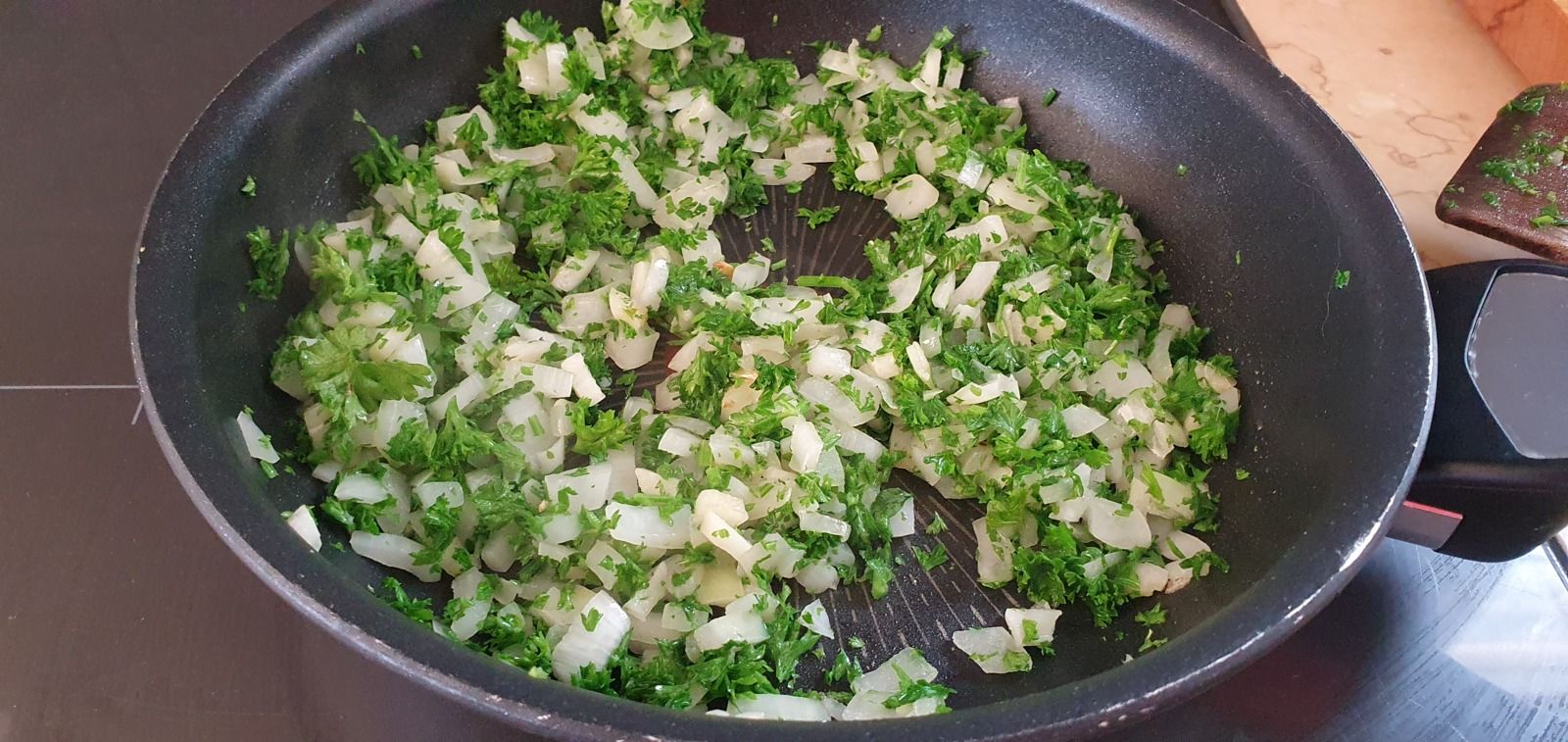 Steaks hachés maison, sauce aux poivrons et à la crème