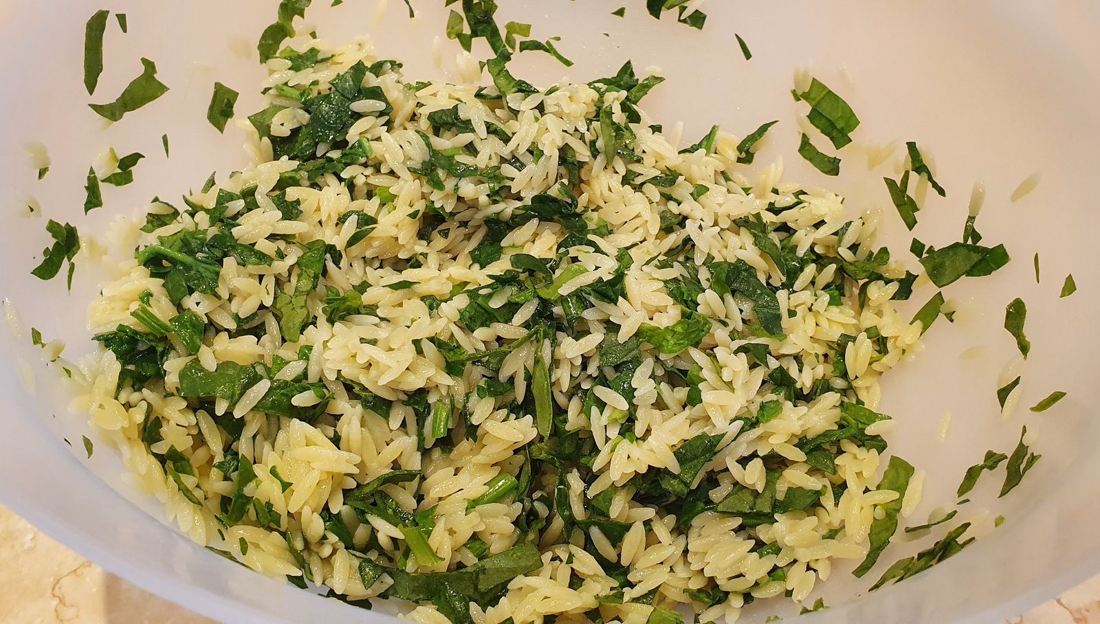 Pâtes au bleu, aux oignons caramélisés et épinards