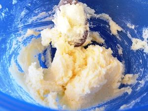 Cake tyrolien aux noisettes et pépites de chocolat