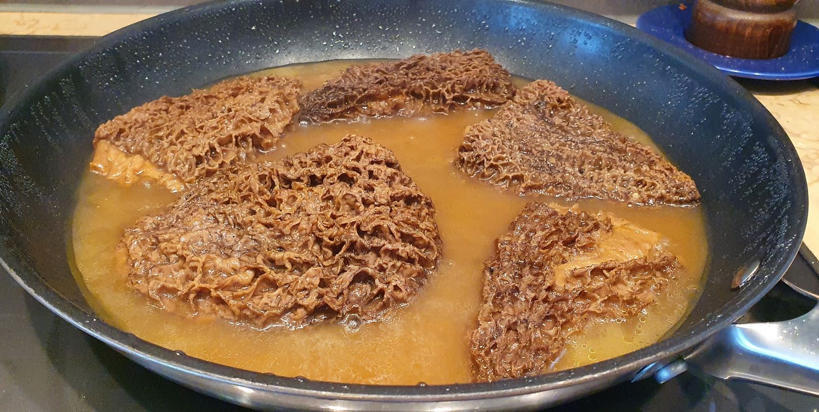 Morilles farcies en makis